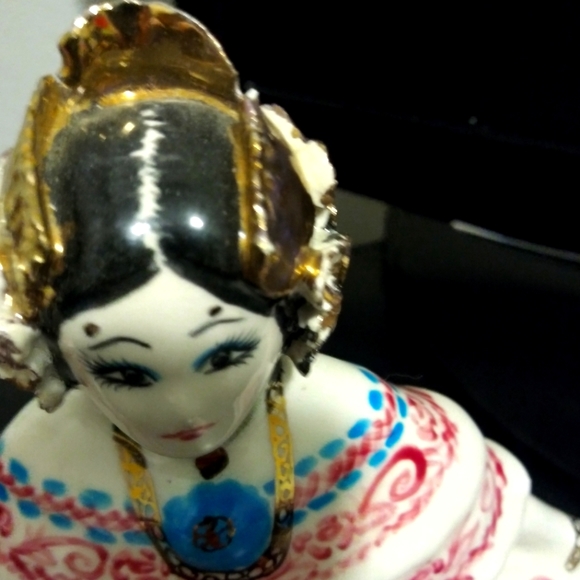 Exquisite Vintage Antique Porcelain or Ceramic Ornate - Picture 5 of 8